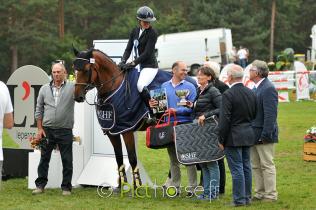 Championne de France des 6 ans Femelles. Championne de France des 6 ans Femelles.